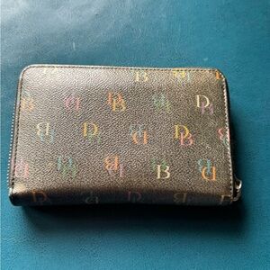 Dooney & Bourke wallet
